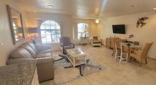 1 Block to Beach Pool Up to 6 Families - 6