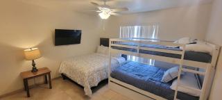 1 Block to Beach Pool Up to 6 Families - 3