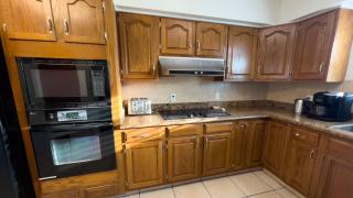 Fun Retro Island Vibe Sleeps 17 Beach 1 block - 8