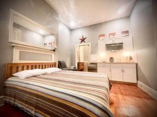 THE WINTER HOUSE - HISTORIC DOWNTOWN LANCASTER - 7