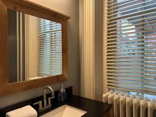 THE WINTER HOUSE - HISTORIC DOWNTOWN LANCASTER - 4