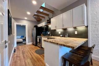 THE CONESTOGA HOUSE - THEATER & BUSINESS DISTRICT - 6