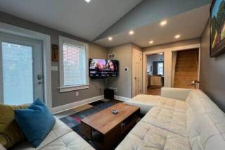 THE CONESTOGA HOUSE - THEATER & BUSINESS DISTRICT - 4