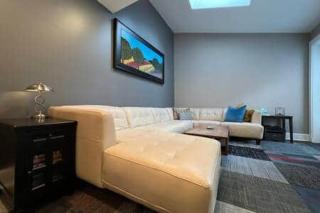 THE CONESTOGA HOUSE - THEATER & BUSINESS DISTRICT - 3