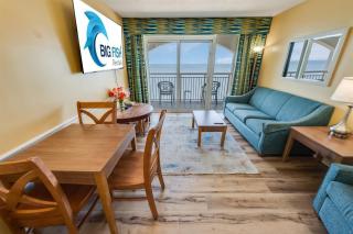 Top Floor, Direct Oceanfront Views - Heated Pools! - 0