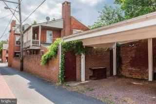 THE HANNAH HOUSE - DOWNTOWN HISTORIC LANCASTER - 1