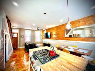 THE STAGE HOUSE - CITY CENTER THEATER DISTRICT - 0