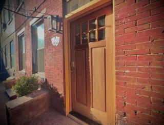 THE STAGE HOUSE - CITY CENTER THEATER DISTRICT - 9