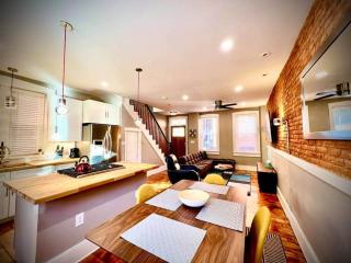 THE STAGE HOUSE - CITY CENTER THEATER DISTRICT - 3