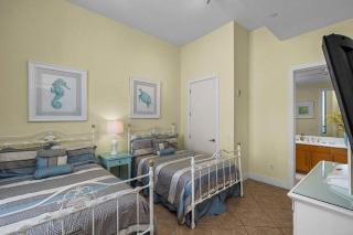 Penthouse Jr Unrivaled Luxury Insane Views - 5