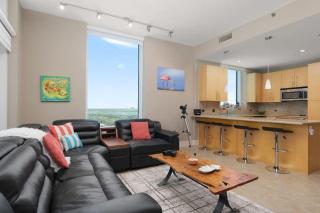 Stunning 17th Floor SpaceX Direct Views Luxe - 3