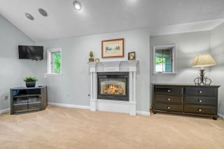 Off The Hook Spacious Home with Pool Firepit Large Yard - 2