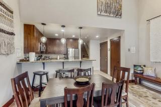 The Seasons at Avon 611 - 5