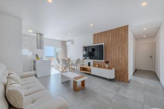 Alexandra Paradise - 0