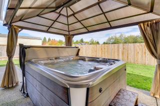 Water Views & Hot Tub: 'Kim's Kastle' in Stanwood! - 8
