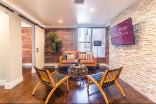 Family-Friendly Apartment with Kitchen - 9