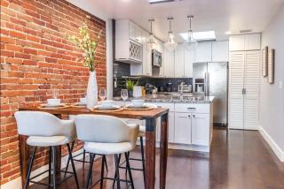 Family-Friendly Apartment with Kitchen - 4