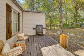 Walk to East Texas AandM! Home with Pet-Friendly Yard - 8