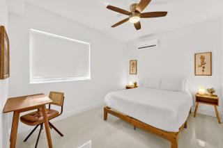 Chic Modern Studio with Queen Bed - 3