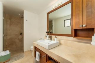 Luxury Oceanfront 2BR Condo Su Casa - 1