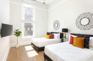 Gaslamp Loft Escape Sleeps 7 in Style - 7