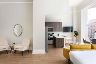 Gaslamp Loft Escape Sleeps 7 in Style - 2