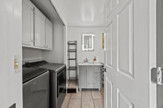 Landing Pad Charming 3bed Ranch Home with gym & office by Airport & Easton - 1