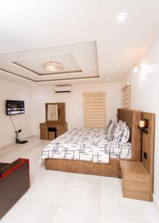 Tranquil 5BR Duplex in Lekki - 2