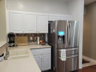 2BD Modern House with heated pool in North Vegas - 1