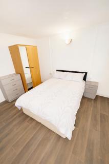 Cosy 1-Bed Flat in Edmonton with great transport links! - 1