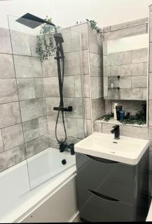 4 bed house in the heart of Brixton - Garden and Parking - 6