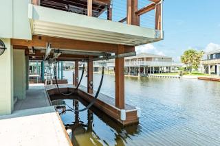 Private Oasis - Bayfront Heated Pool Fire Pit - 4