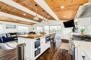 Private Oasis - Bayfront Heated Pool Fire Pit - 1