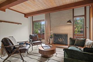 Charming Tahoe Cabin - 4