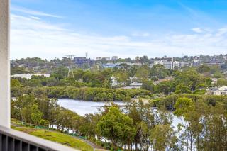 Charming & Peaceful - 2BR APT in Wentworth Point - 3