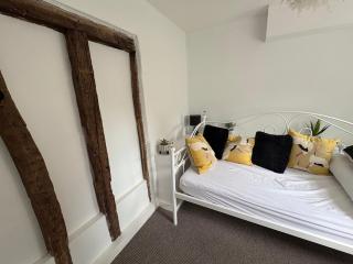 Stylish Town House in Medieval Grid - 1