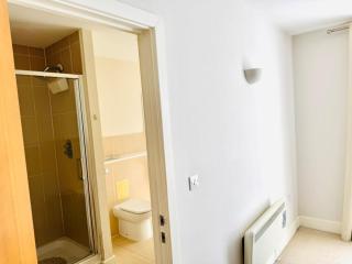 2 Bed flat with Parking in Canterbury city centre - 3