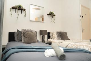 Central City Oasis - Sleeps 4 Parking Included Contractor Discounts! - 2