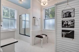 Levi Hall Cow Suite - 6