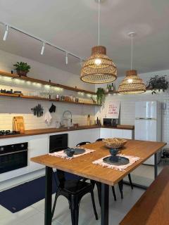 Apartamento condomínio com piscina - Praia Ingleses - 0