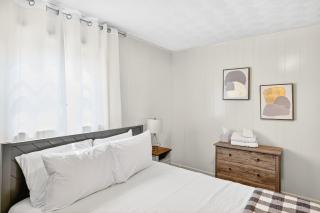 Walking Distance to Casino! Stay in prime location - 4