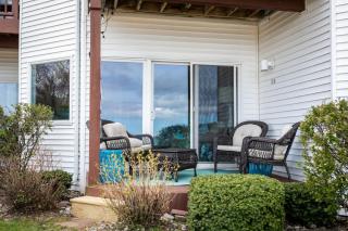 Coastal Serenity 108 Beachfront Condo Near Downtown - 4