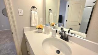 The Tigers Pathway House near LSU Stadium - BC1034 - 5