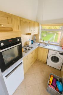 Perfect Base for Manchester Trips - 3 bed house - 7