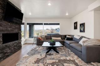 Luxury Lodge with Hot Tub, Theater and Pickleball Court - 0