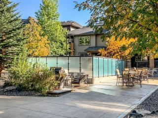 Rockies Getaway 2BR with Patio Hot Tub and Gym - 5