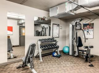 Rockies Getaway 2BR with Patio Hot Tub and Gym - 3