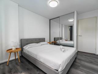 Modern 2BR apartment in Asquith - 2