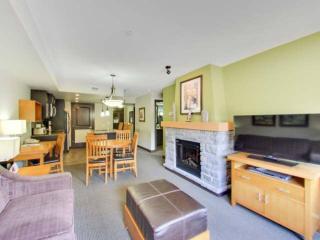 Cozy Condo With Hot Tub Gym and Underground Parking - 7