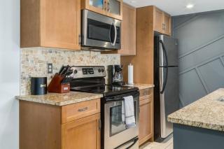 Lovely 3BR condo with Hot Tub at the Edge of Canmore - 1